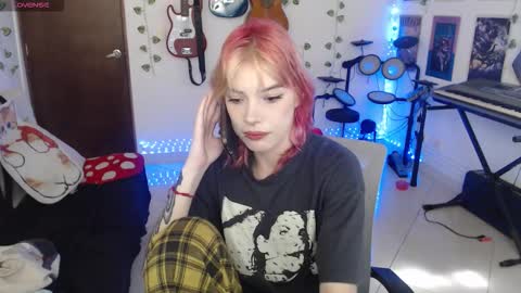 Cassie online show from 12-18-25, 04:46