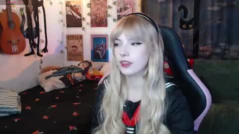 Snapshot of lovely_cass chatting on 06-17-26, 11:38 Cassie online show from 06-17-26, 11:38