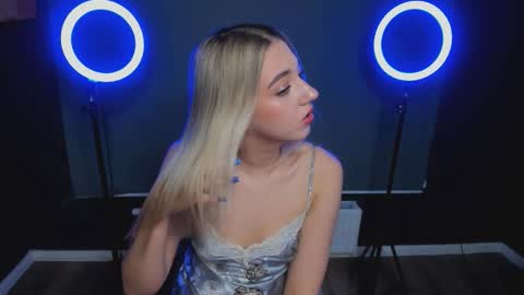 Bella 3 online show from 01-14-26, 05:51