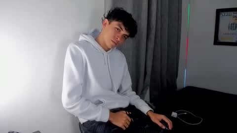 Salo online show from 04-17-26, 11:02