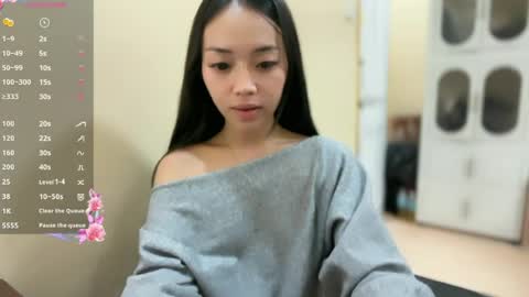 lovely_leah23 online show from 07-06-26, 11:07
