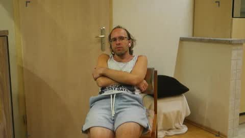 Snapshot of lovely_lou chatting on 09-09-25, 01:38 Lou online show from 09-09-25, 01:38