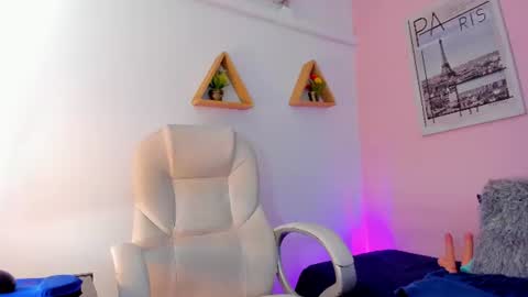 Olivia online show from 07-18-26, 11:58