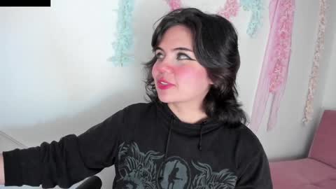 Snapshot of lovely_paris_01 chatting on 12-31-24, 04:38 Paris Rose online show from 12-31-24, 04:38