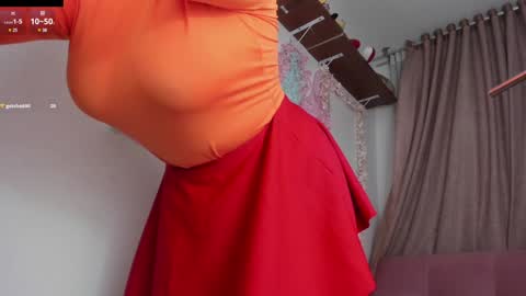Snapshot of lovely_paris_01 chatting on 01-17-25, 06:15 Paris Rose online show from 01-17-25, 06:15