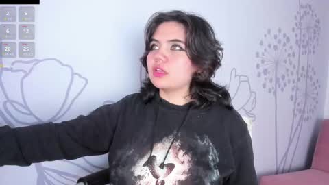 Snapshot of lovely_paris_01 chatting on 02-15-25, 07:49 Paris Rose online show from 02-15-25, 07:49