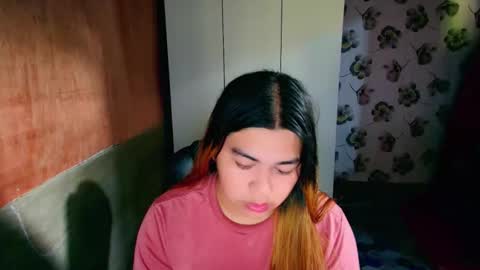 Snapshot of lovely_ricaxxx chatting on 10-15-25, 04:34 lovely_ricaxxx online show from 10-15-25, 04:34