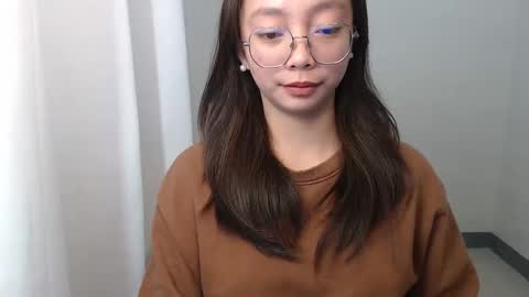 Snapshot of lovely_sweetiex chatting on 12-17-25, 02:39 call me Ann online show from 12-17-25, 02:39