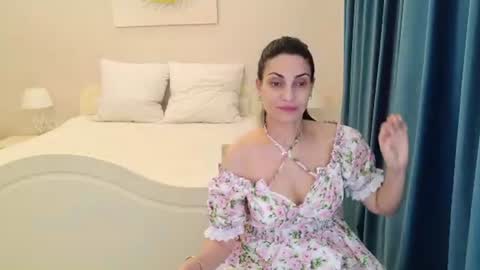 Beatrice online show from 07-18-26, 12:20