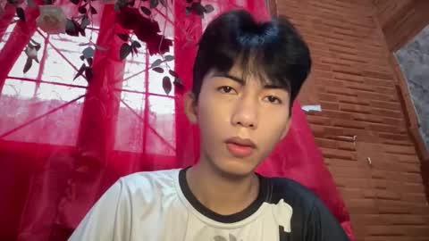 Snapshot of lovelyboy_jm chatting on 05-12-26, 01:25 lovelyboy_jm online show from 05-12-26, 01:25