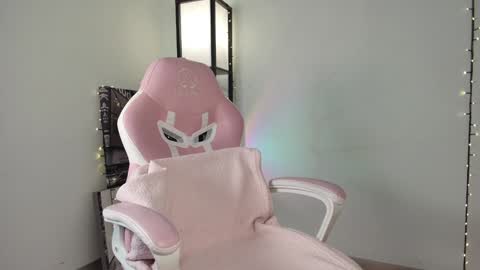 Snapshot of lovelycaroll chatting on 12-12-24, 09:19 lovelycaroll online show from 12-12-24, 09:19