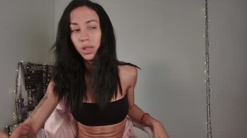 Snapshot of lovelycaroll chatting on 01-08-25, 09:42 lovelycaroll online show from 01-08-25, 09:42