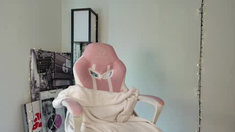 Snapshot of lovelycaroll chatting on 02-08-25, 11:22 lovelycaroll online show from 02-08-25, 11:22