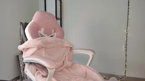 Snapshot of lovelycaroll chatting on 02-15-25, 11:28 lovelycaroll online show from 02-15-25, 11:28