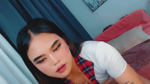 Snapshot of lovelydollsandra chatting on 02-05-25, 06:15 lovelydollsandra online show from 02-05-25, 06:15