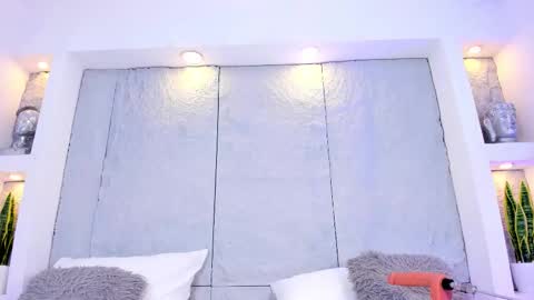 Lovely online show from 03-11-26, 05:52