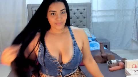 Snapshot of lovelykendall chatting on 01-17-25, 10:56 Kendall  online show from 01-17-25, 10:56