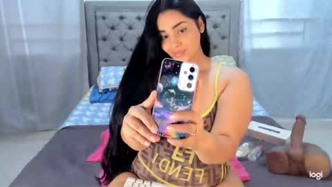 Snapshot of lovelykendall chatting on 01-28-25, 10:34 Kendall  online show from 01-28-25, 10:34