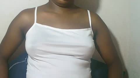 lovelylarra online show from 02-22-26, 08:18