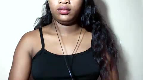 lovelylarra online show from 07-14-26, 10:32