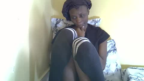 lovelymee2 online show from 10-23-25, 10:14