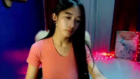 Snapshot of lovelypetite143 chatting on 04-19-26, 06:10 lovelypetite143 online show from 04-19-26, 06:10