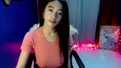 Snapshot of lovelypetite143 chatting on 04-21-26, 01:28 lovelypetite143 online show from 04-21-26, 01:28