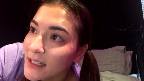 Queen Aria  online show from 01-01-25, 11:40