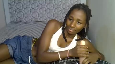 lovelytin online show from 10-24-25, 10:06