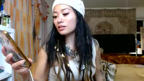 Snapshot of lovelyxmacii chatting on 12-14-25, 04:18 lovelyxmacii online show from 12-14-25, 04:18