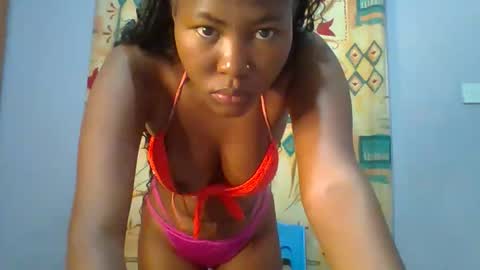 Snapshot of lovelyy_dreams chatting on 02-28-26, 04:24 Hanna online show from 02-28-26, 04:24