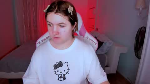 Snapshot of lovelyy_julia chatting on 02-01-26, 02:10 Julia online show from 02-01-26, 02:10