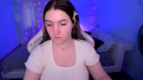 Snapshot of lovelyy_julia chatting on 02-24-26, 08:12 Julia online show from 02-24-26, 08:12