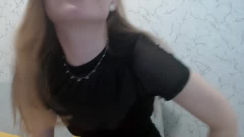 Snapshot of lovepeanutgirl chatting on 01-29-25, 04:19 Mary Love online show from 01-29-25, 04:19