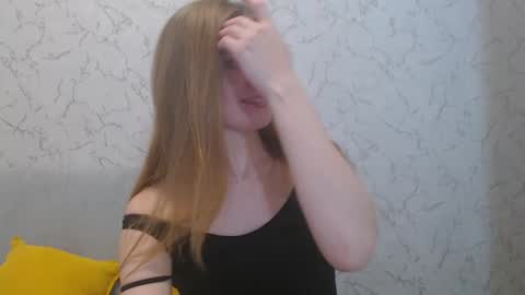 Snapshot of lovepeanutgirl chatting on 02-04-25, 01:06 Mary Love online show from 02-04-25, 01:06