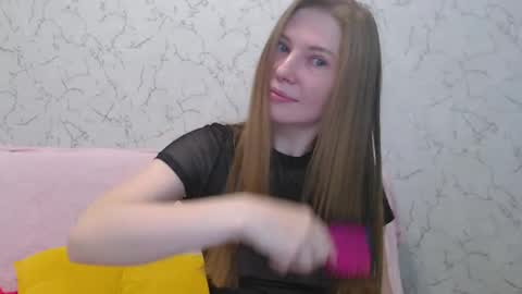 Snapshot of lovepeanutgirl chatting on 02-17-25, 03:53 Mary Love online show from 02-17-25, 03:53