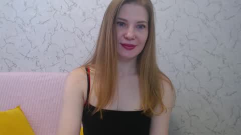 Snapshot of lovepeanutgirl chatting on 02-18-25, 08:16 Mary Love online show from 02-18-25, 08:16