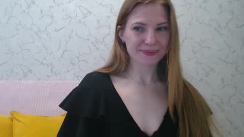 Snapshot of lovepeanutgirl chatting on 03-03-25, 01:53 Mary Love online show from 03-03-25, 01:53