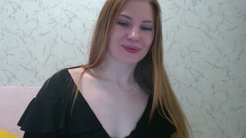 Snapshot of lovepeanutgirl chatting on 03-03-25, 04:56 Mary Love online show from 03-03-25, 04:56