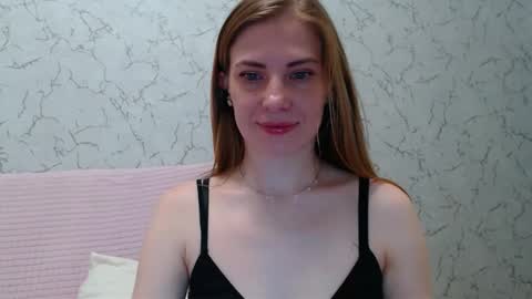 Snapshot of lovepeanutgirl chatting on 09-21-25, 03:24 Mary Love online show from 09-21-25, 03:24