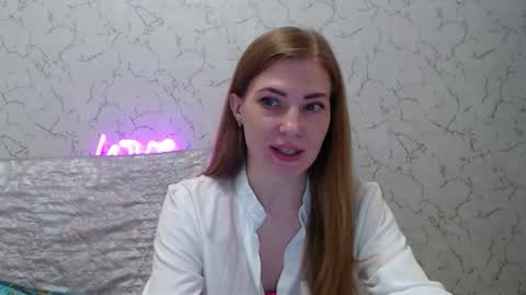 Snapshot of lovepeanutgirl chatting on 10-26-25, 04:02 Mary Love online show from 10-26-25, 04:02