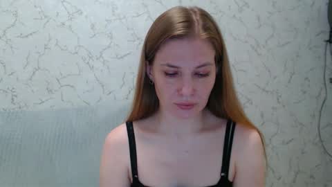 Snapshot of lovepeanutgirl chatting on 11-18-25, 02:21 Mary Love online show from 11-18-25, 02:21