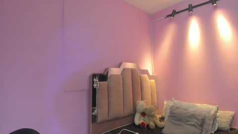 L O V E  online show from 09-27-25, 11:48