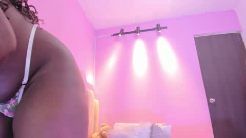 L O V E  online show from 11-25-25, 01:44