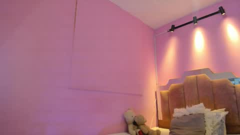 L O V E  online show from 02-27-26, 11:43