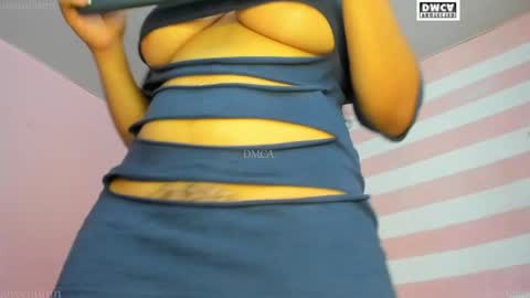 Snapshot of lovequinnn chatting on 05-01-26, 04:11 Love online show from 05-01-26, 04:11