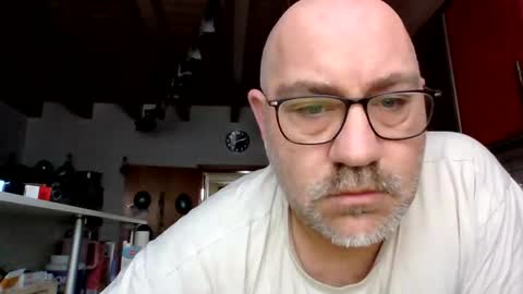 Snapshot of lover010983 chatting on 02-20-25, 07:12 lover010983 online show from 02-20-25, 07:12