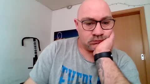 Snapshot of lover010983 chatting on 03-10-25, 08:48 lover010983 online show from 03-10-25, 08:48