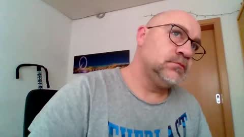 Snapshot of lover010983 chatting on 03-12-25, 08:08 lover010983 online show from 03-12-25, 08:08