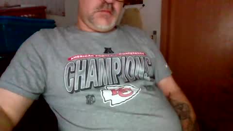 Snapshot of lover010983 chatting on 02-09-26, 08:18 lover010983 online show from 02-09-26, 08:18